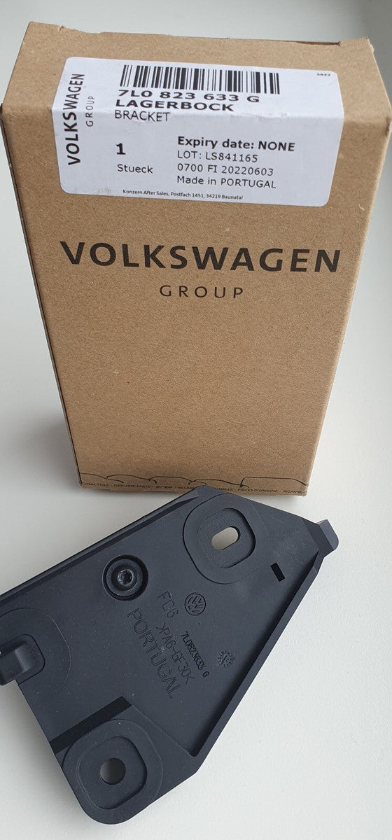 Brand new VW/AUDI OEM genuine Volkswagen Group hood/bonnet release handle bracket- 7LO 823 633 G