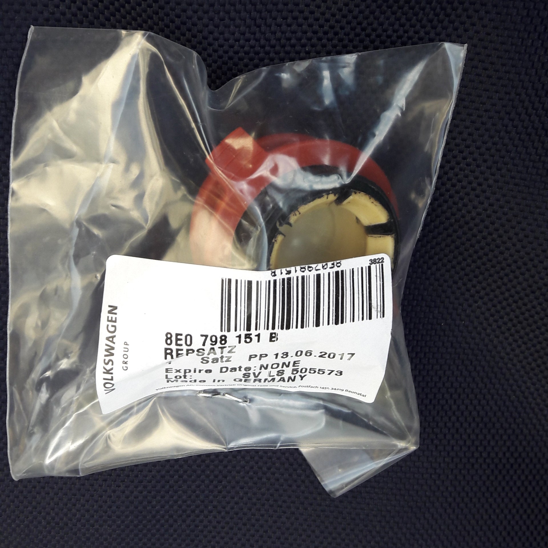 Brand new VW/AUDI OEM genuine Volkswagen/Audi manual transmission shifter repair kit (or shifter bushing/rebuild kit)-08E 798 151 B