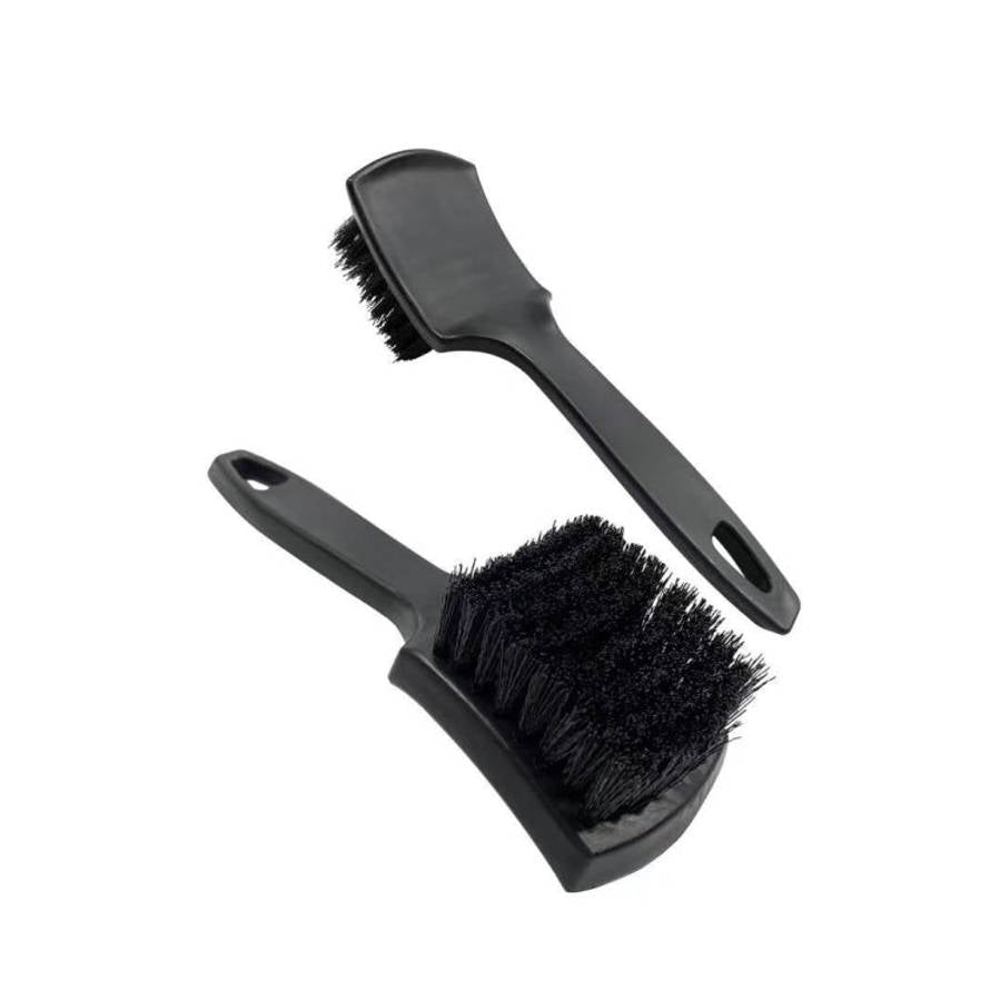 Tyre and plastic brush
